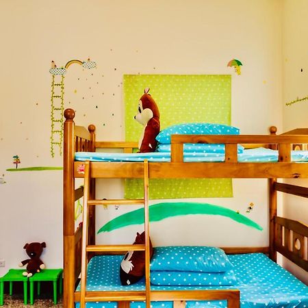 11 House Bed & Breakfast Erlin Екстериор снимка