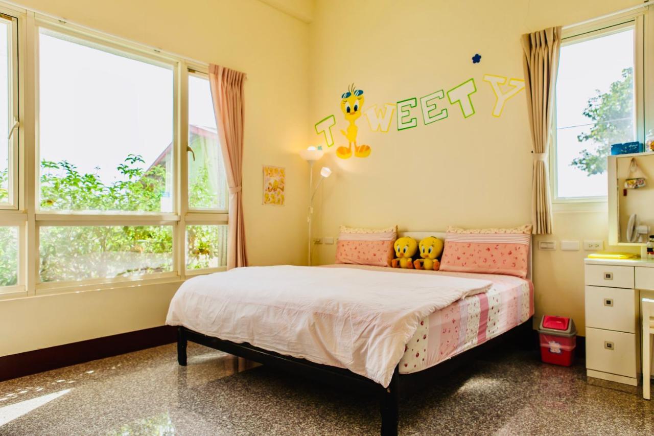 11 House Bed & Breakfast Erlin Екстериор снимка